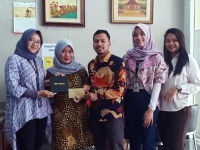 S2 Umsurabaya Nomor Foto Home 4